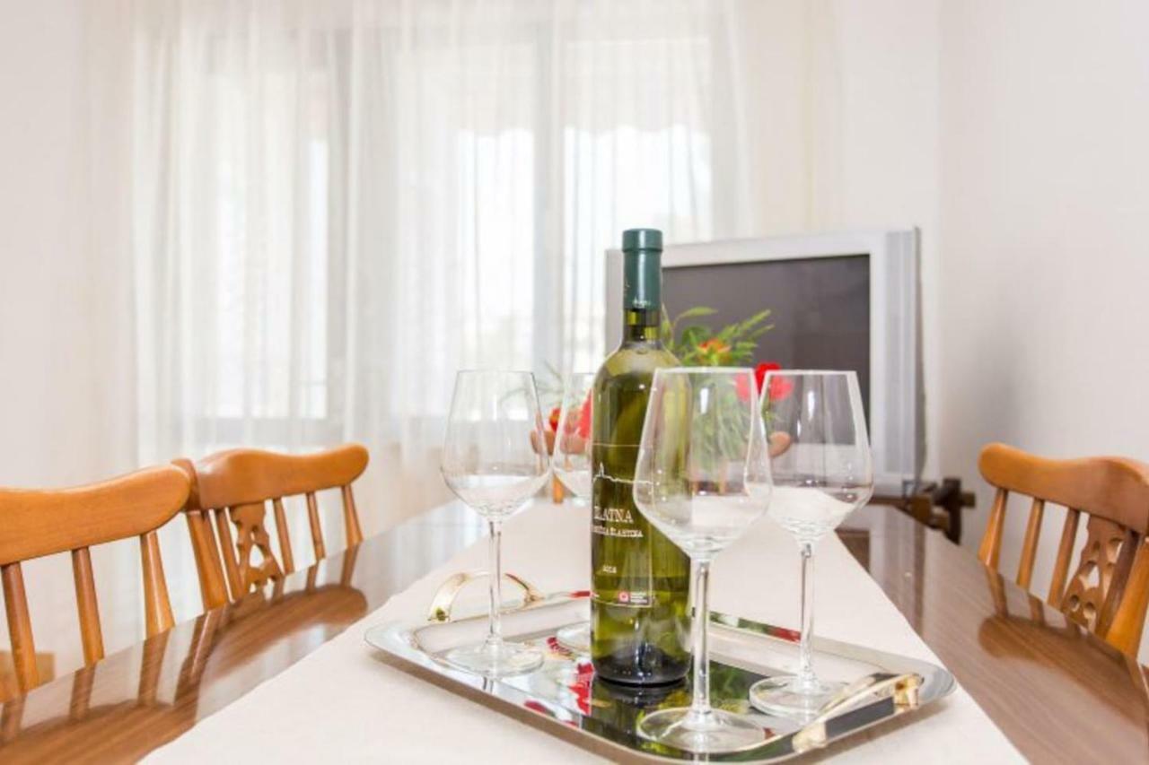 Apartman Morozin Šilo Exteriör bild