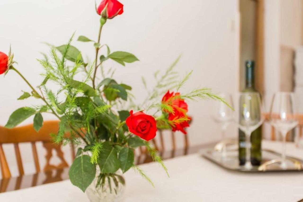 Apartman Morozin Šilo Exteriör bild